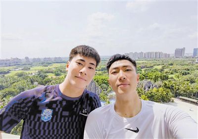 亚洲激情三级